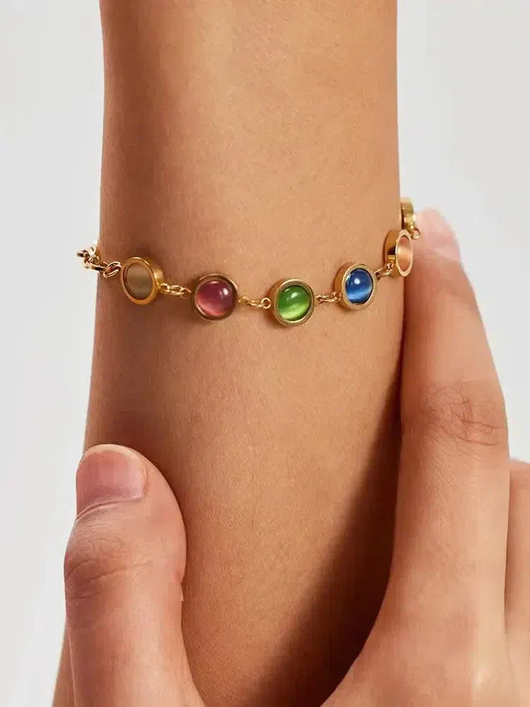 Goudkleurige armband met gekleurde stenen - Verstelbare lengte