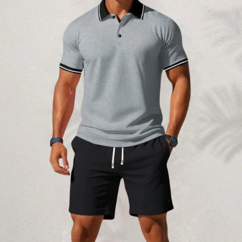 Set van poloshirt en shorts