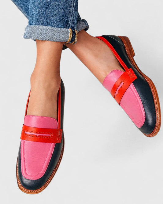 Cassie – Gedurfde contrasten – Loafers om in te wandelen